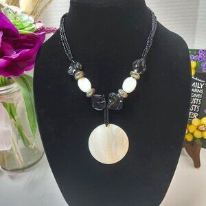 2/$30 Black & White Necklace w/ Round Mother Of Pearl Pendant 17.5in